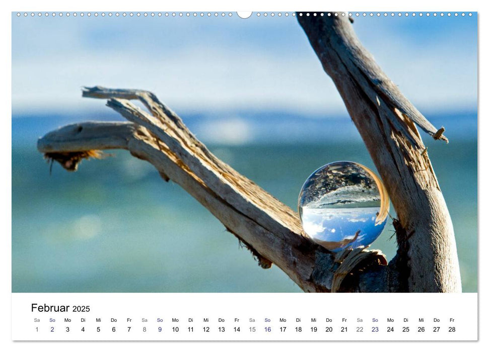 Glaskugel-Impressionen (CALVENDO Premium Wandkalender 2025)