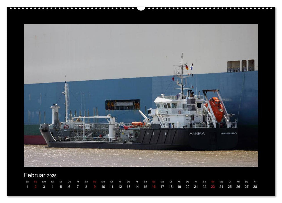 Auf Große Fahrt - Schiffe im Hafen und auf See (CALVENDO Premium Wandkalender 2025)