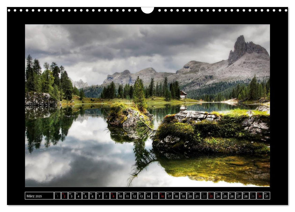 Traumhafte Alpen - Bergseen und Almen (CALVENDO Wandkalender 2025)