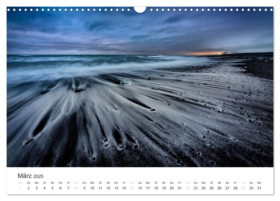 ISLAND 63° - 66° N / 13° - 25° W (CALVENDO Wandkalender 2025)