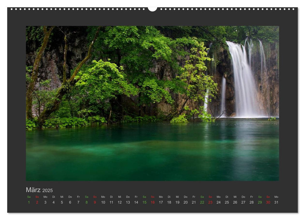 FALLENDE WASSER (CALVENDO Wandkalender 2025)
