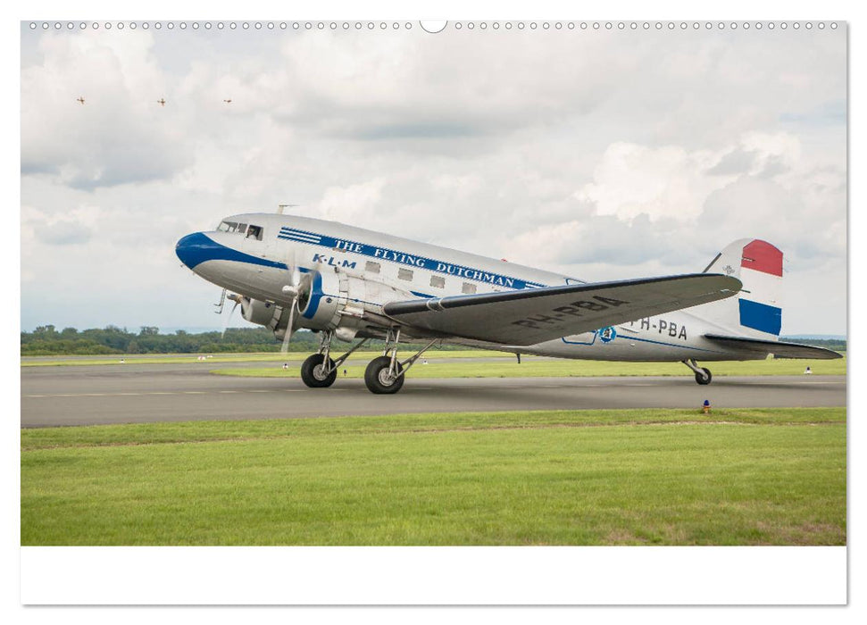 AVIATION CLASSICS seen by custompix.de (CALVENDO Wandkalender 2025)