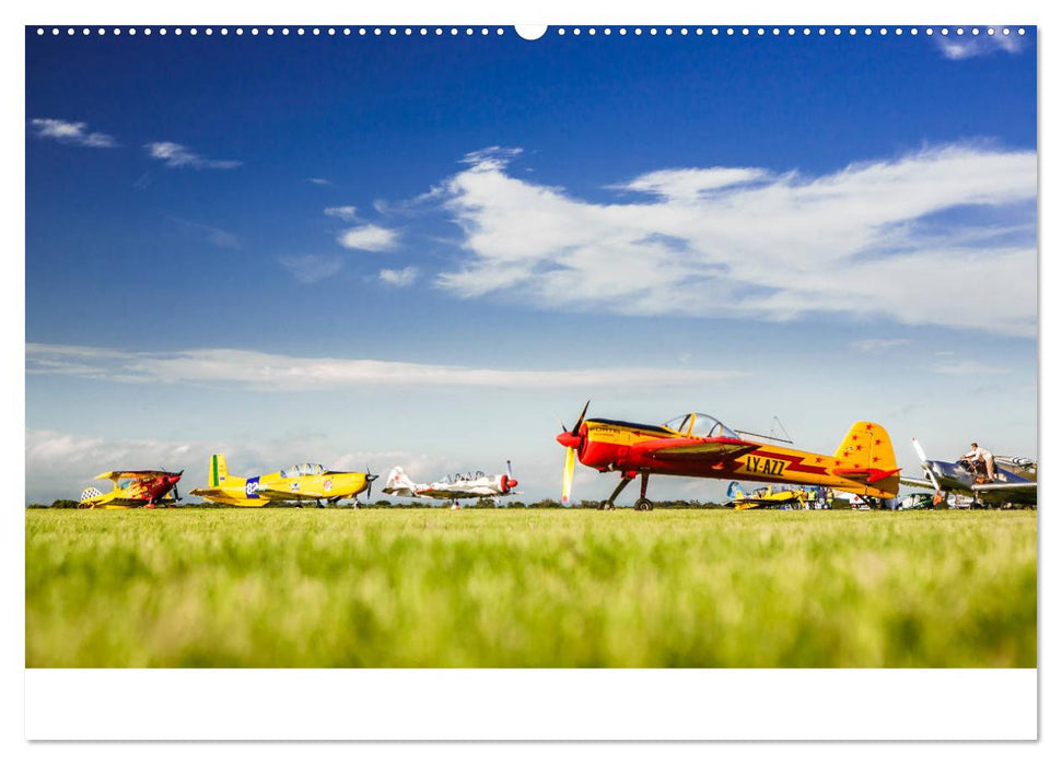 AVIATION CLASSICS seen by custompix.de (CALVENDO Wandkalender 2025)