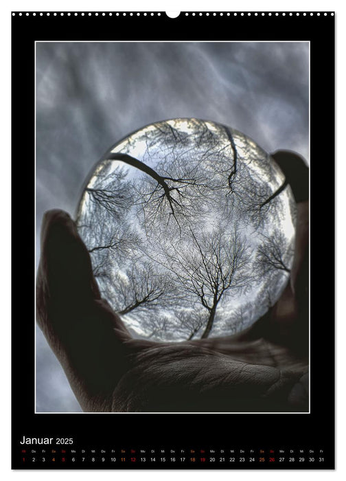 Momente aus Glas – Glaskugelfotografie (CALVENDO Premium Wandkalender 2025)