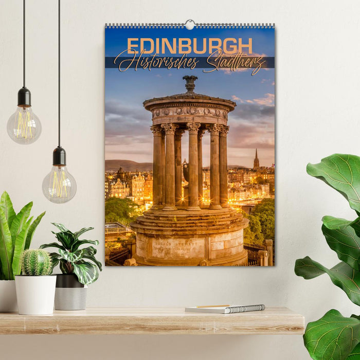 EDINBURGH Historisches Stadtherz (CALVENDO Wandkalender 2025)