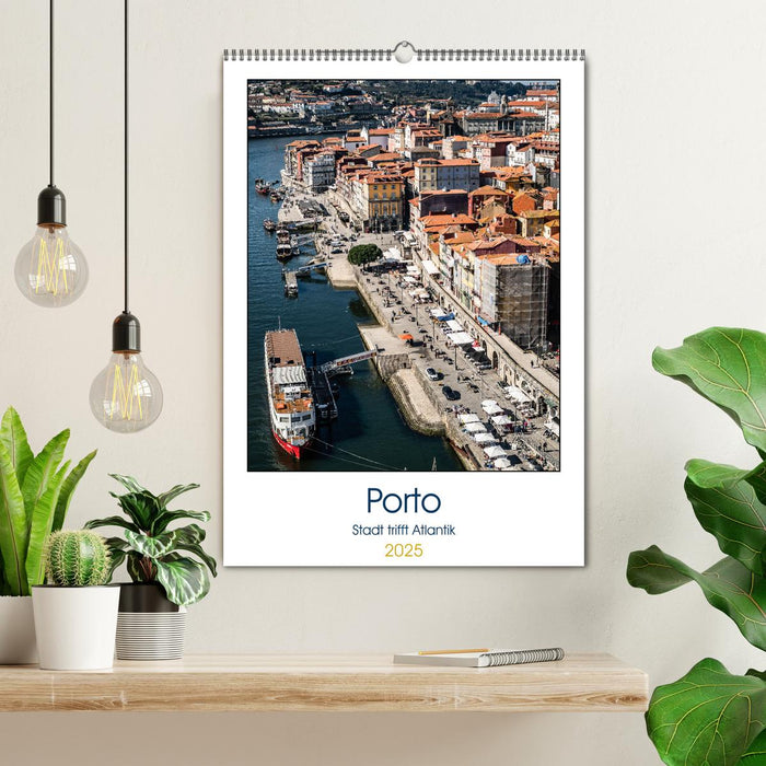 Porto - Stadt trifft Atlantik (CALVENDO Wandkalender 2025)