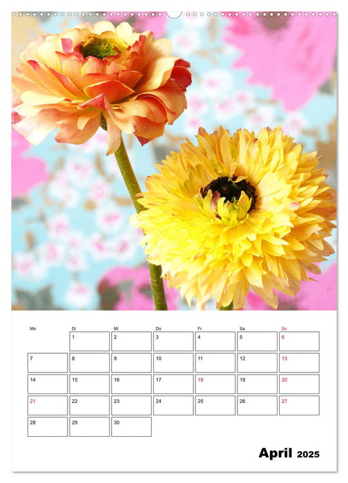 Hübsch arrangiert Blüten in der Vase (CALVENDO Premium Wandkalender 2025)