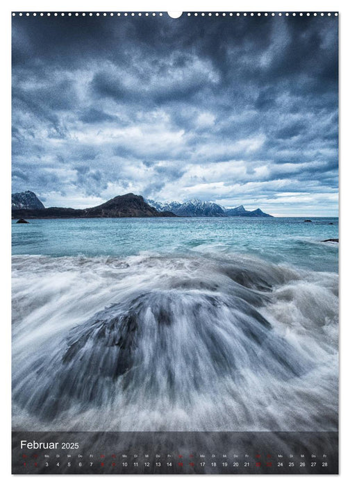 Lofoten: Fischerdörfer, Fjorde & Polarlichter (CALVENDO Premium Wandkalender 2025)