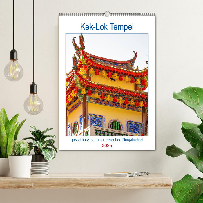 Kek-Lok Tempel geschmückt zum chinesischen Neujahrsfest (CALVENDO Wandkalender 2025)