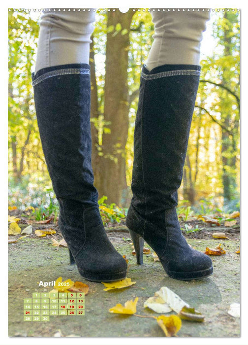 Stiefel und High Heels im Herbst (CALVENDO Premium Wandkalender 2025)