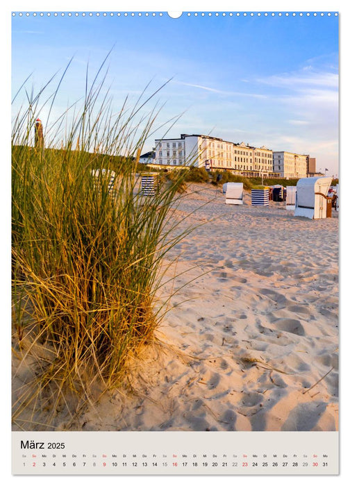 Borkum Strandspaziergang (CALVENDO Premium Wandkalender 2025)