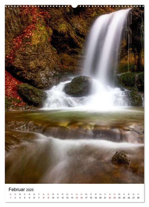 Licht auf Wasserfälle in den oberbayrischen Alpen (CALVENDO Premium Wandkalender 2025)