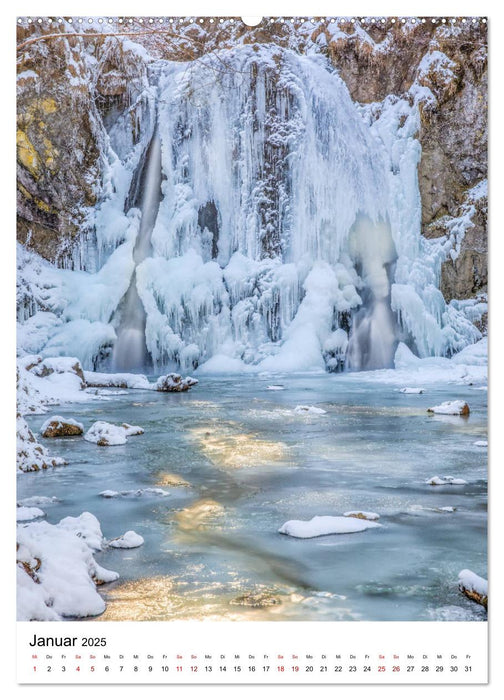 Licht auf Wasserfälle in den oberbayrischen Alpen (CALVENDO Wandkalender 2025)