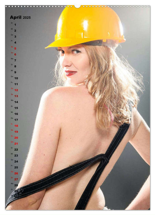 Sexy in Latzhosen (CALVENDO Premium Wandkalender 2025)