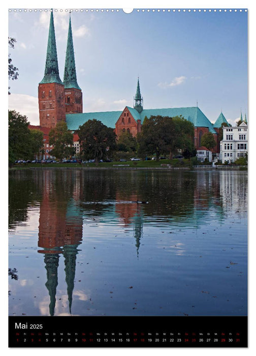 Lübeck - Hanseschönheit in Insellage (CALVENDO Wandkalender 2025)