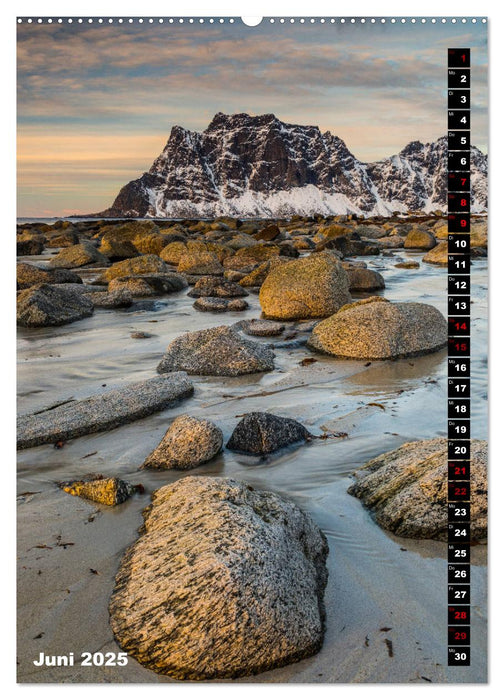 Lofoten. Poetische Landschaften (CALVENDO Premium Wandkalender 2025)