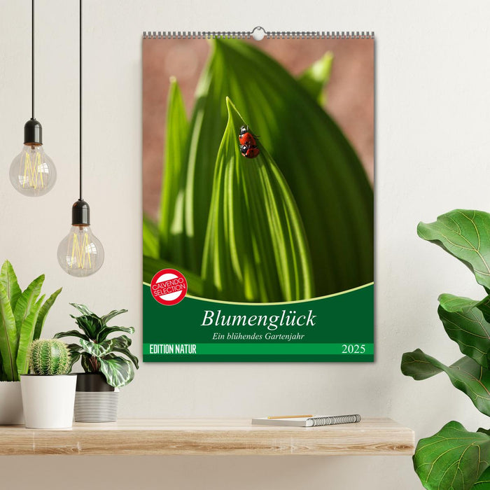 Blumenglück. Ein blühendes Gartenjahr (CALVENDO Wandkalender 2025)