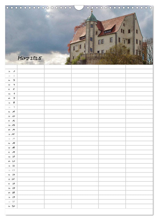 Burgen und Schlösser - Familienkalender (CALVENDO Wandkalender 2025)