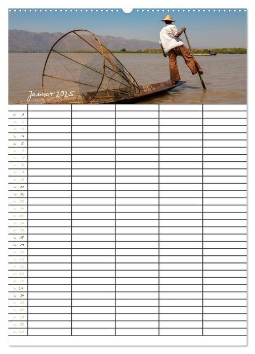 Goldenes Myanmar - Familienkalender 2025 (CALVENDO Premium Wandkalender 2025)