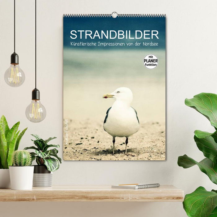 Strandbilder - Künstlerische Impressionen von der Nordsee (CALVENDO Wandkalender 2025)