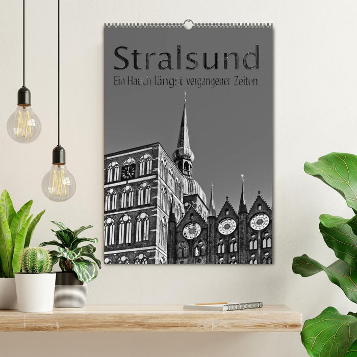Stralsund. Ein Hauch längst vergangener Zeiten (CALVENDO Wandkalender 2025)