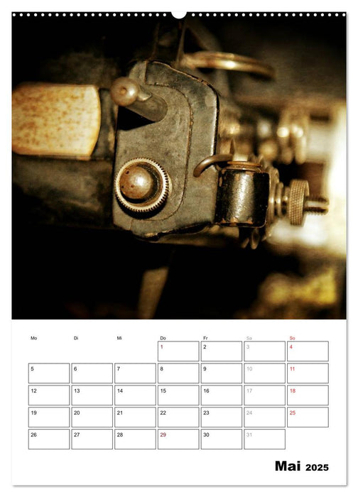 Stich für Stich-Ansichten einer alten Nähmaschine (CALVENDO Premium Wandkalender 2025)