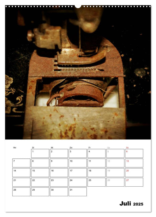 Stich für Stich-Ansichten einer alten Nähmaschine (CALVENDO Premium Wandkalender 2025)