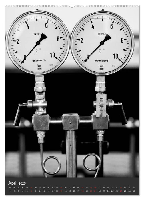 Industrieästhetik in Schwarz-Weiss (CALVENDO Premium Wandkalender 2025)