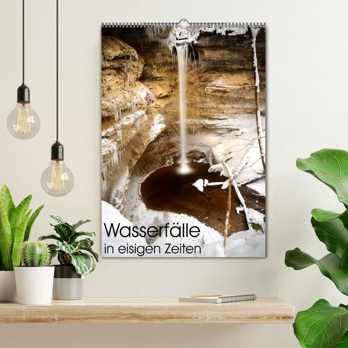 Wasserfälle in eisigen Zeiten (CALVENDO Wandkalender 2025)