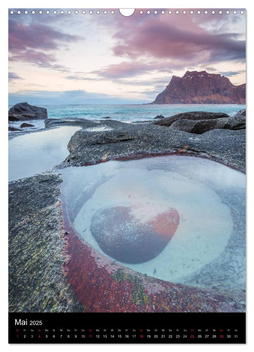 LOFOTEN - Traumziel im Norden Norwegens (CALVENDO Wandkalender 2025)