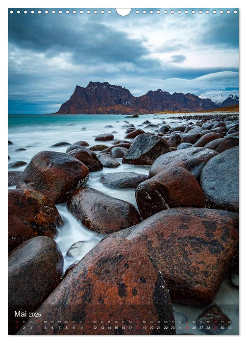 Mystische Lofoten (CALVENDO Wandkalender 2025)