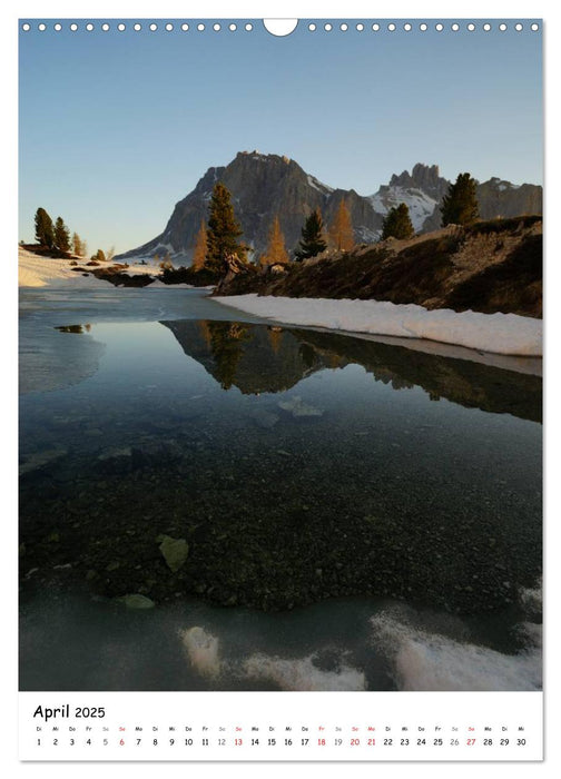 Die Dolomiten um Südtirol (CALVENDO Wandkalender 2025)