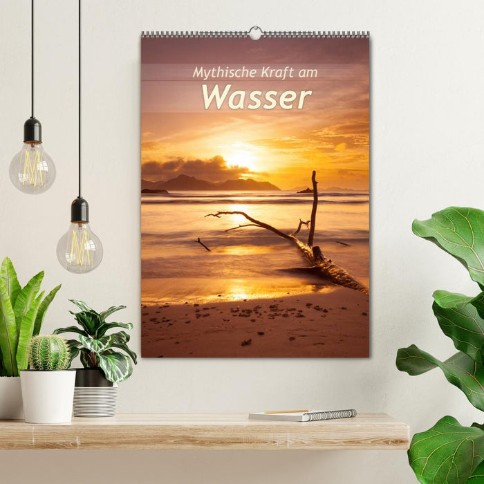 Mythische Kraft am Wasser (CALVENDO Wandkalender 2025)