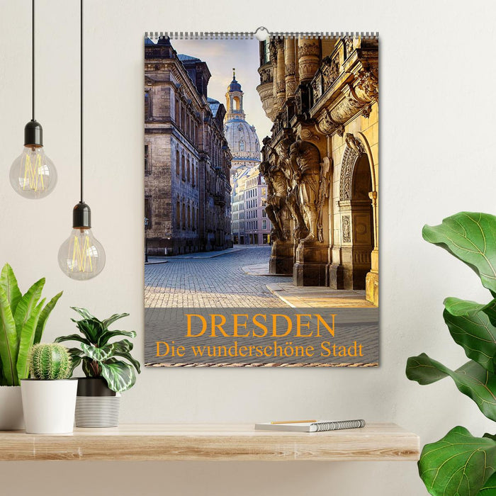 Die wunderschöne Stadt Dresden (CALVENDO Wandkalender 2025)