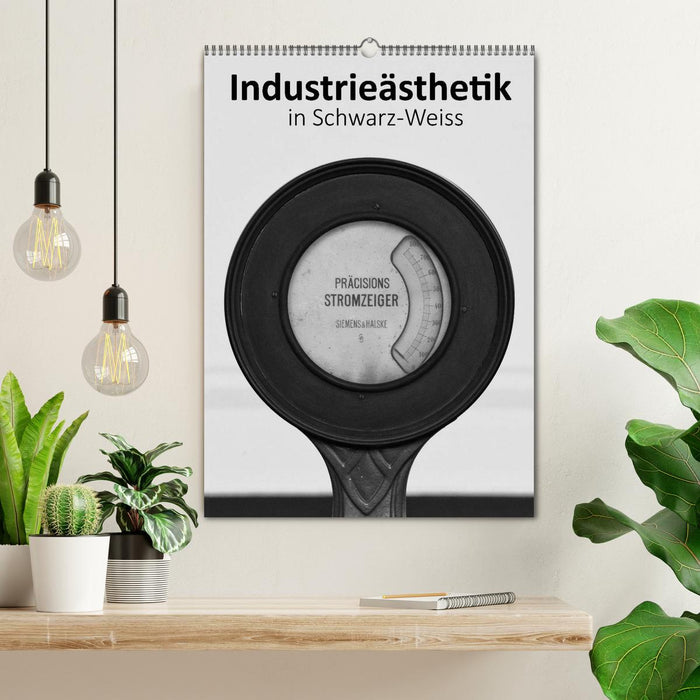 Industrieästhetik in Schwarz-Weiss (CALVENDO Wandkalender 2025)