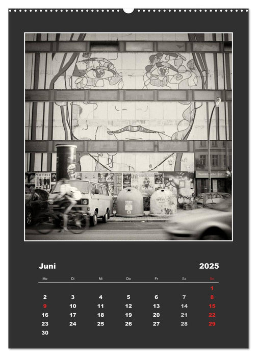 Berlin - Portrait einer Stadt (CALVENDO Premium Wandkalender 2025)