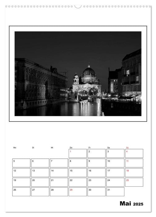Berlin black & white (CALVENDO Premium Wandkalender 2025)