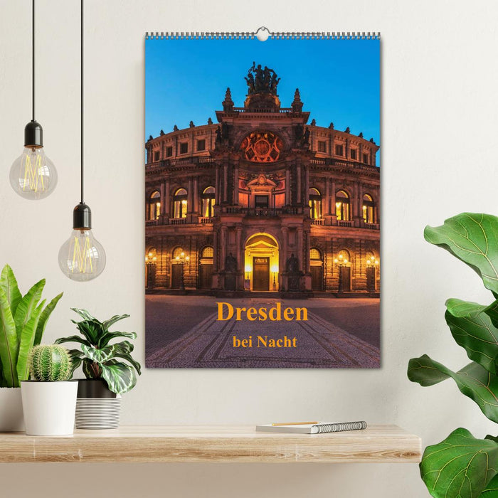 Dresden bei Nacht (CALVENDO Wandkalender 2025)