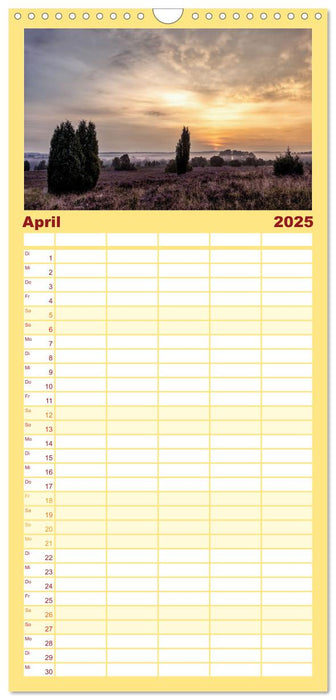 Die Lüneburger Heide - In voller Blüte (CALVENDO Familienplaner 2025)