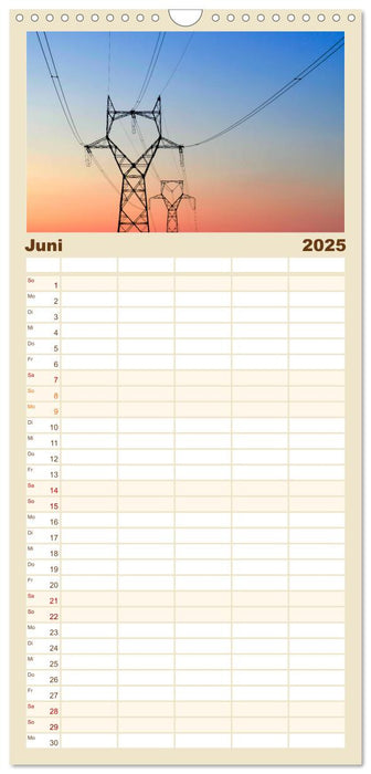 Strommasten - Wege des Stroms (CALVENDO Familienplaner 2025)