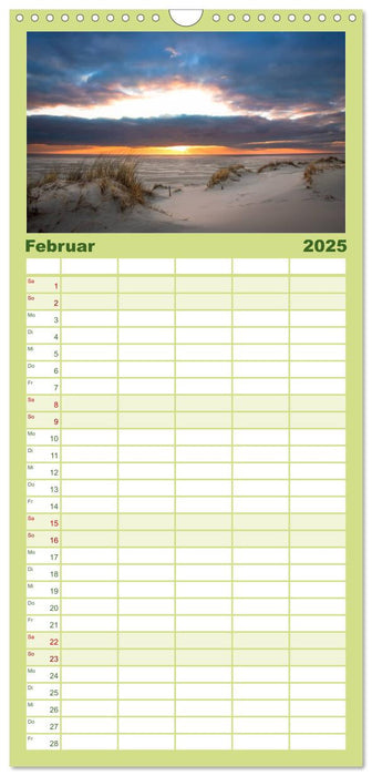 Amrum - Eine farbenfrohe Insellandschaft (CALVENDO Familienplaner 2025)