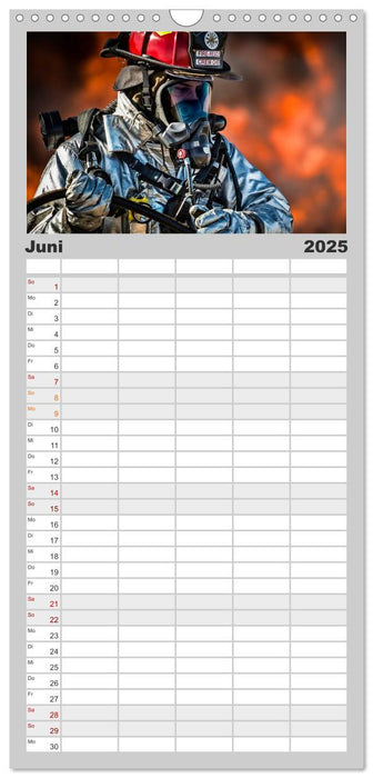 Feuerwehr - weltweit im Einsatz (CALVENDO Familienplaner 2025)