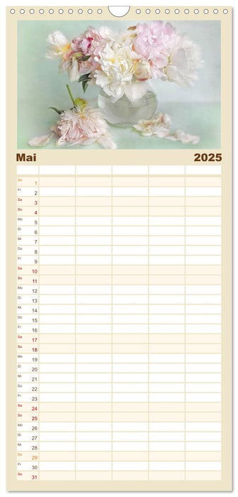 Kleine Blütenwunder (CALVENDO Familienplaner 2025)