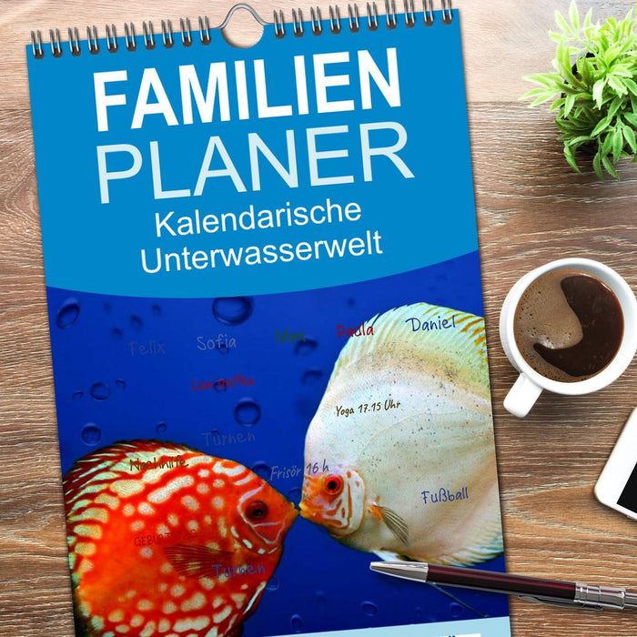 Kalendarische Unterwasserwelt (CALVENDO Familienplaner 2025)