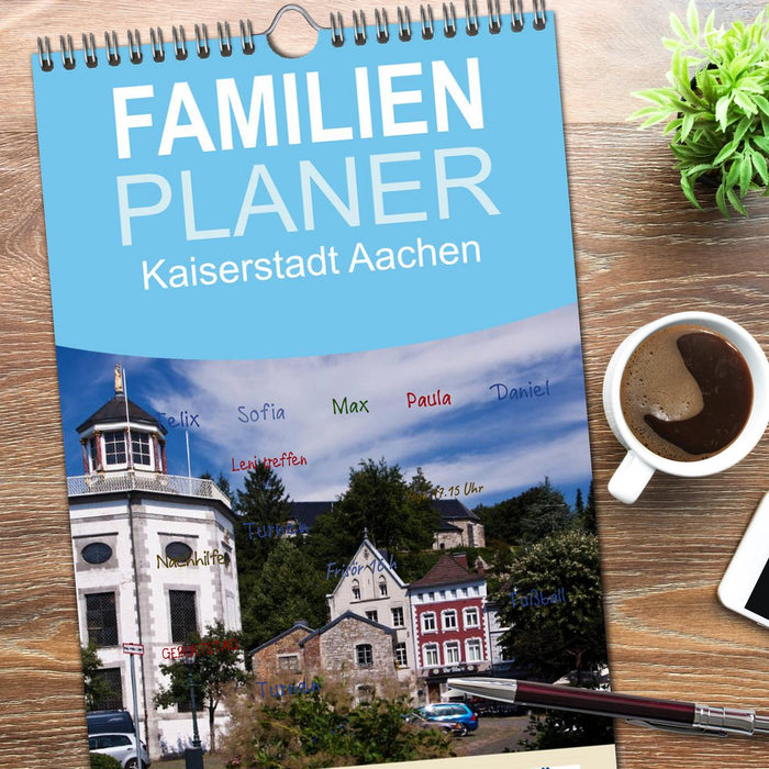 Kaiserstadt Aachen (CALVENDO Familienplaner 2025)