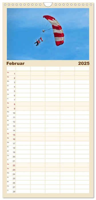 Fallschirmspringen - Mut und Abenteuer (CALVENDO Familienplaner 2025)