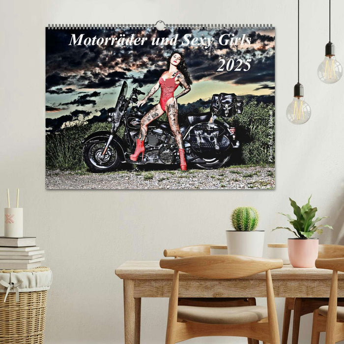 Motorräder und Sexy Girls (CALVENDO Wandkalender 2025)