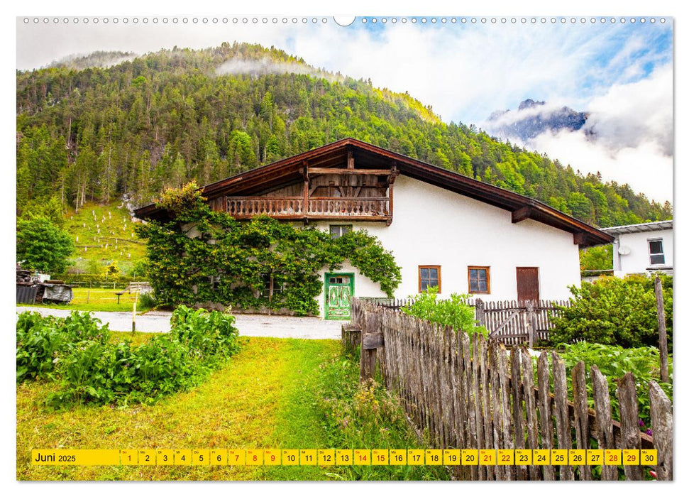 Historische Bauernhäuser im Tiroler Leutaschtal (CALVENDO Wandkalender 2025)