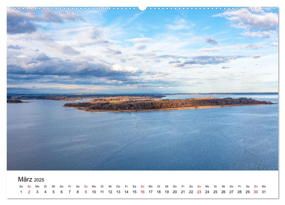 Traumhafter Chiemsee - eine kalendarische Reise (CALVENDO Premium Wandkalender 2025)