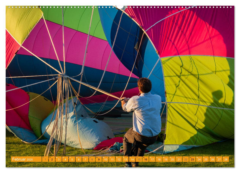 Heißluftballone - Bunte Riesen im Norden (CALVENDO Premium Wandkalender 2025)